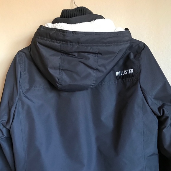 💫SOLD💫All weather Hollister Jacket - Picture 3 of 8